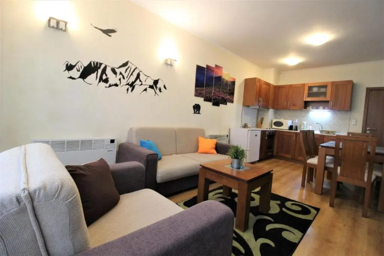 Pine Tree Apartment 3 - B3
