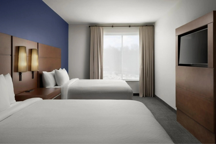 Inn at Bellefield / Hyde Park