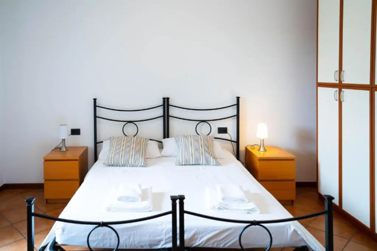 V12 Apartments - Tadini 14