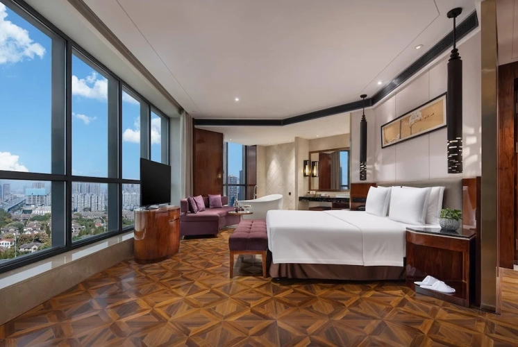 2 Bedrooms Double Suite