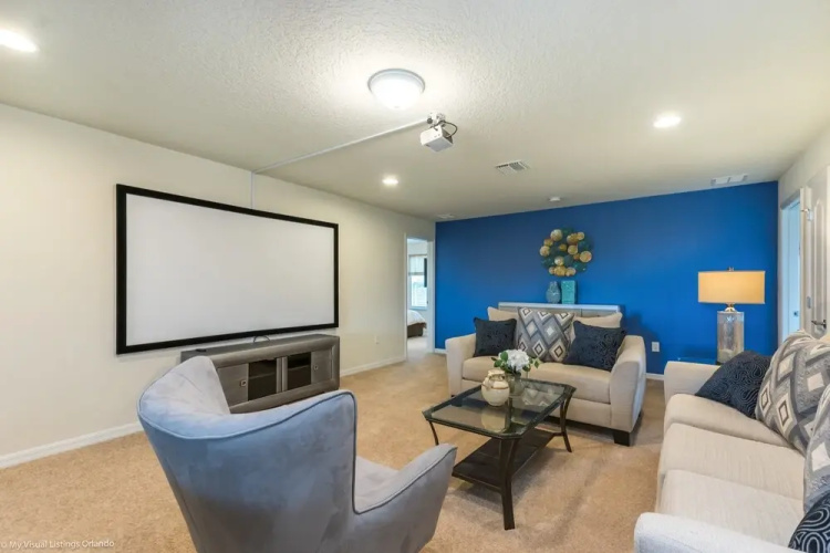 8875 Ultimate 8 Bedroom 6 Bathroom Windsor