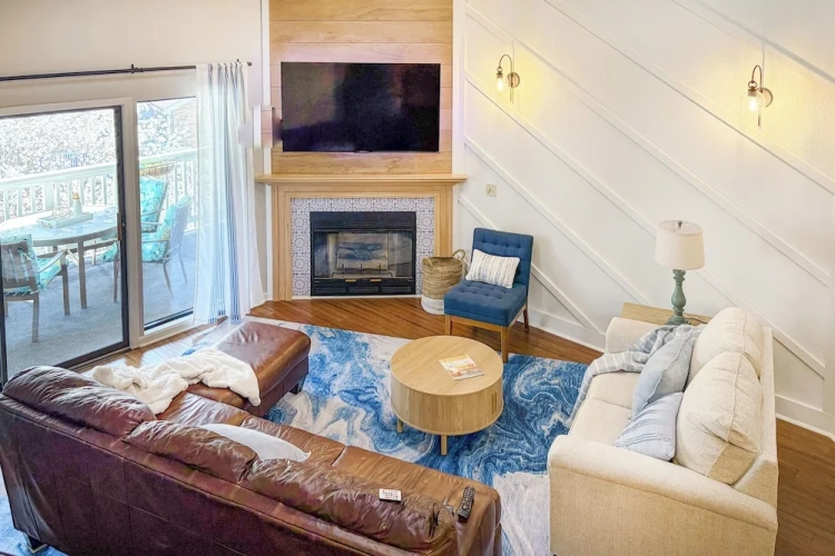 4 Bedrooms Apartment