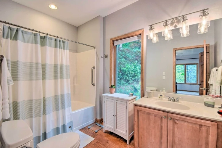 3 Bedrooms Cottage