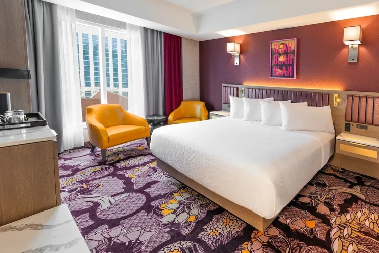 Standard Double room with city view