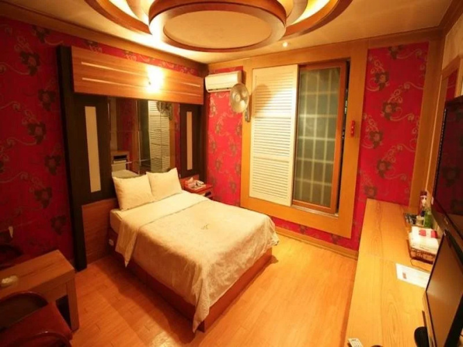 Valentine Hotel