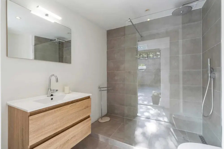 Lovely Bunglow With Patio