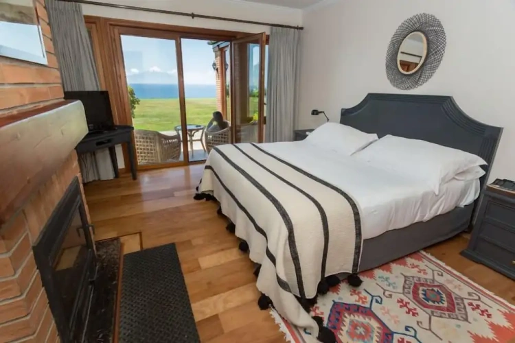 Superior Double Suite with lake view