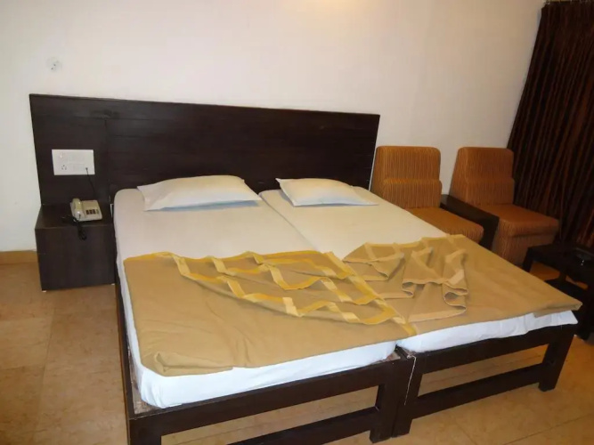 Ellora Hotel
