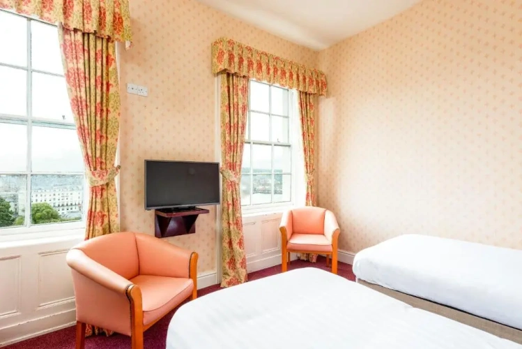 Standard Twin room with sea view