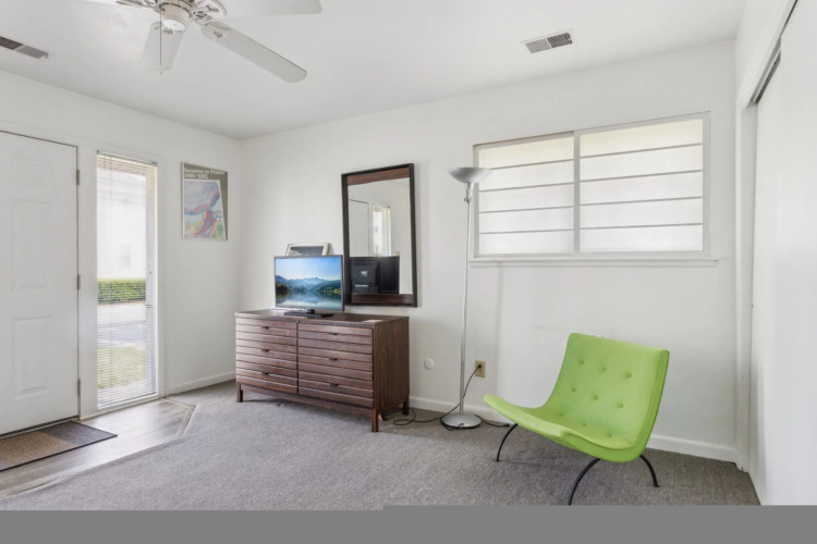 Retro Turtle Reef Condo 1 Block From Beach w Pool