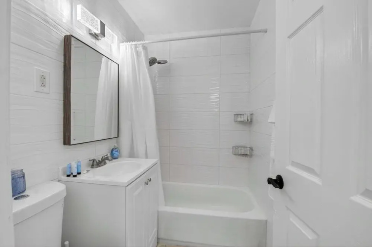 Delray Daydream, Home for 8
