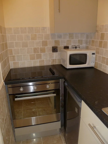 Flat - Sleeps 2 & Parking Available