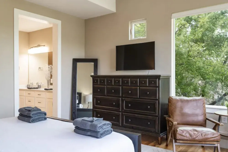 Upstay - Newly Built Modern Home w Private Pool , Austin