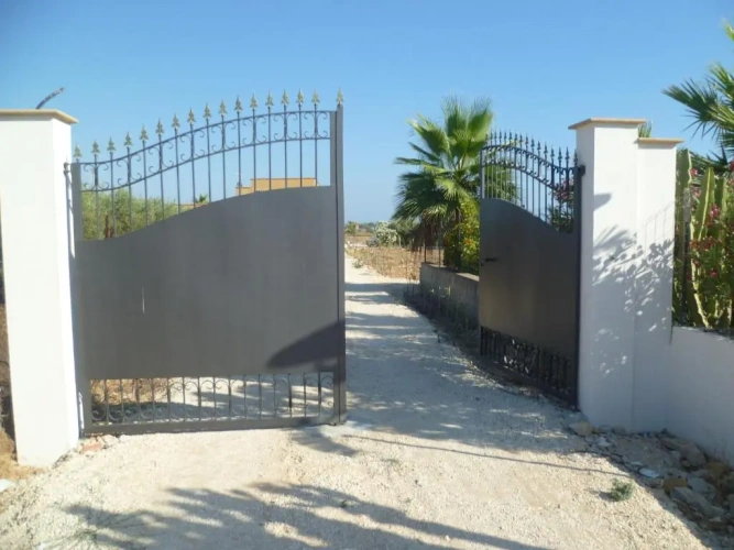 3 Bedrooms Cottage
