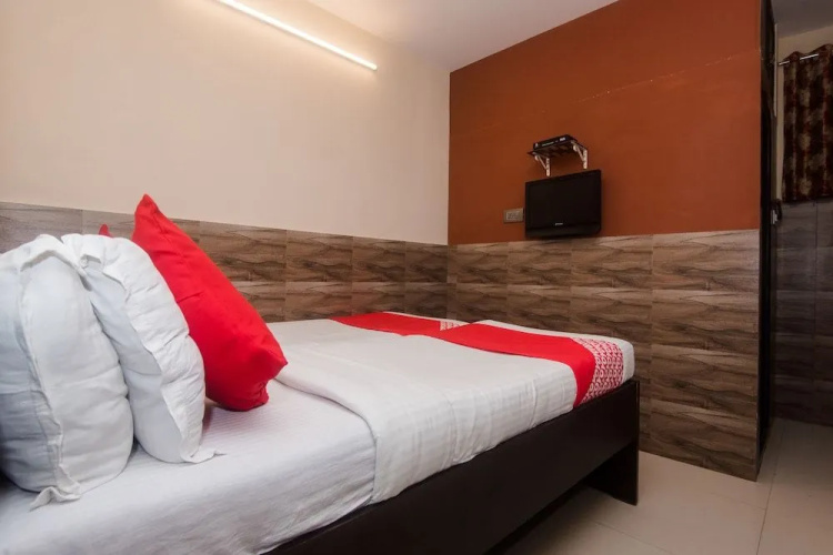OYO 4269 Hotel Sai Residency