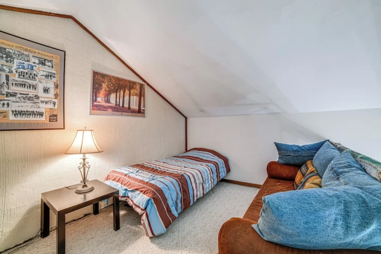 2 Bedrooms Apartment