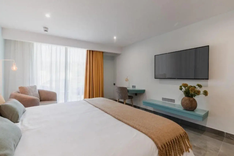 Reef Hotel & Spa