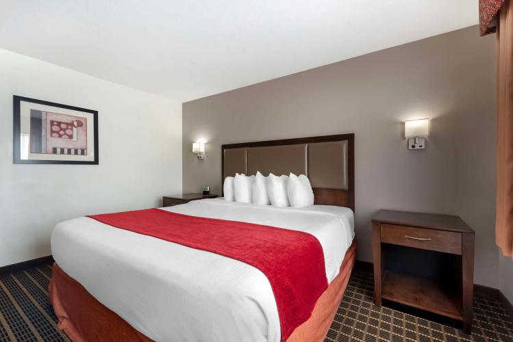 Best Western Plus Eagleridge Inn & Suites