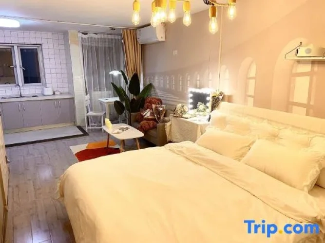 1 Bedroom Standard Double room with city view