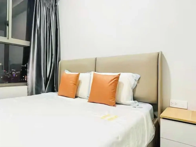 2 Bedrooms Presidential Club Suite with balcony and with city view