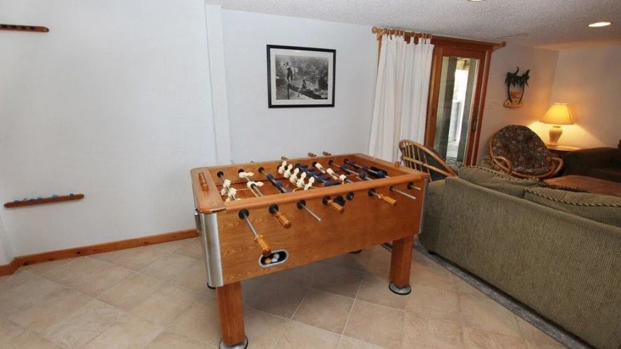 Flip Flops and Pop Tops - 7 Br Home