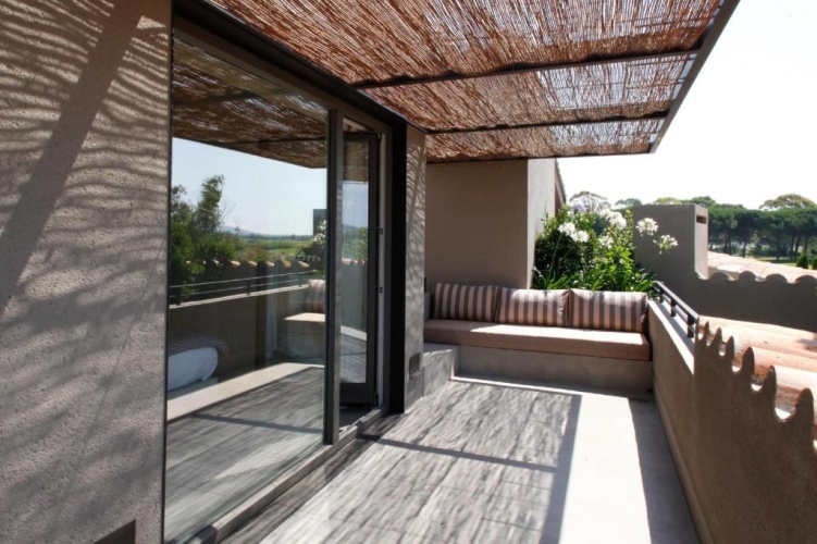 FridaysFlats, Beautiful Villa With Pool