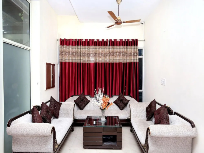 OYO 16735 Gaurav Residency