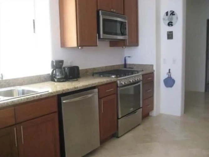 2 Bedrooms Standard Family room with ocean view