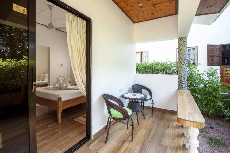 Tannette Villa