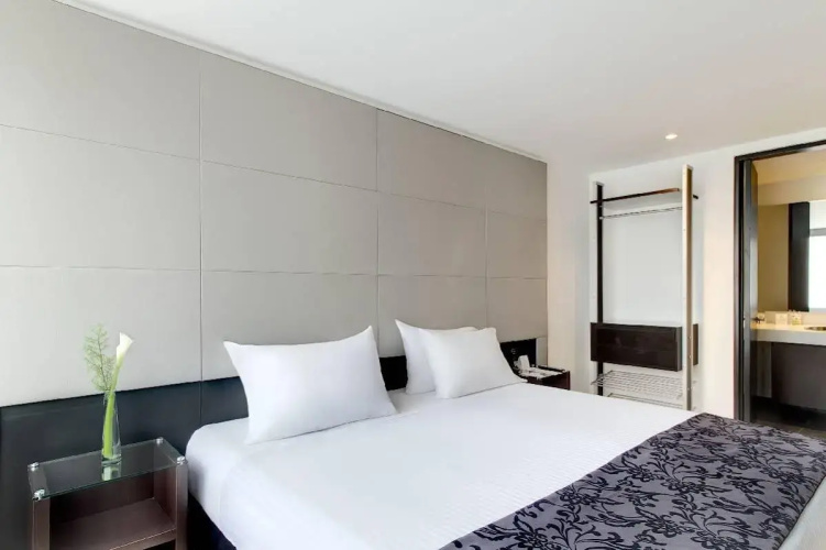 Hotel Continental Bluedoors