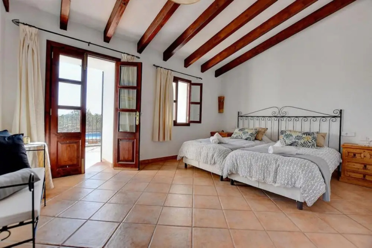 Villa - 4 Bedrooms with Pool - 107803