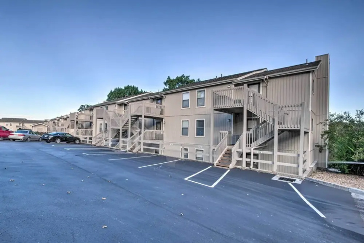 View, Pool & Lake Access: Osage Beach Condo!