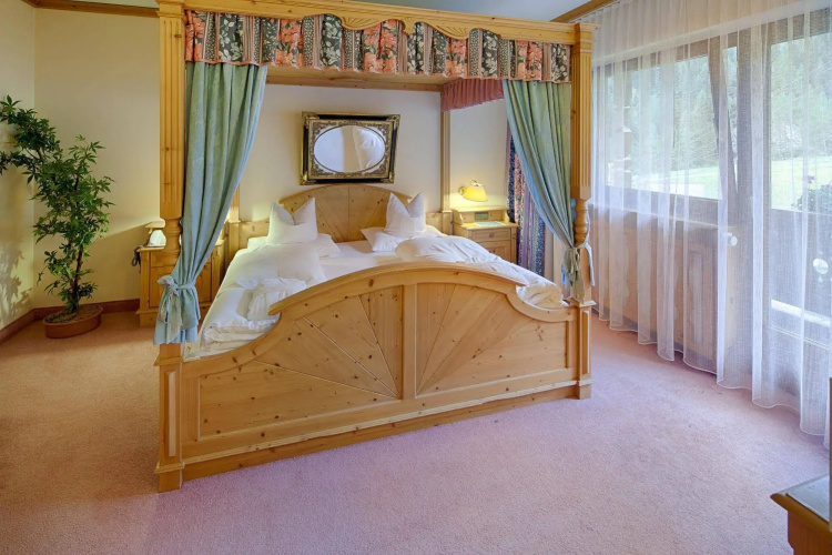 VALARA Alpine Art Hotel