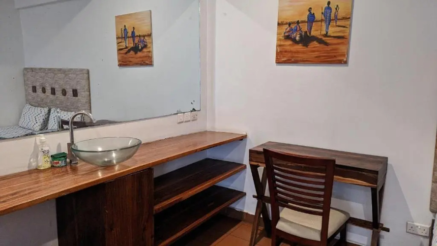A lovely studio apartment with gym and pool access