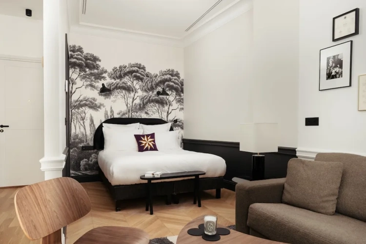 2 Bedrooms Classic Apartment