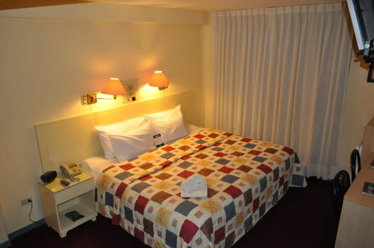 Embajadores Hotel