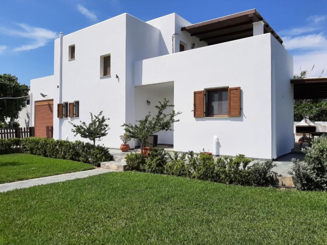 3 Bedrooms Villa