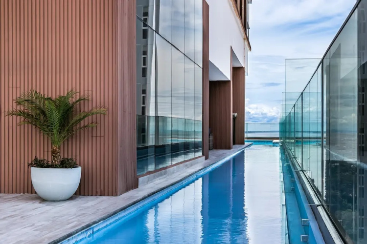 Lush Apartment Ocean View