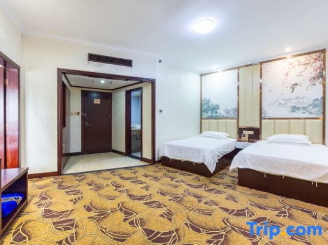 Premier Quadruple Family Suite