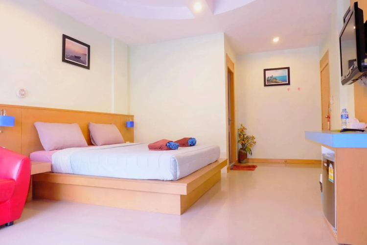 Patong Eyes Hotel
