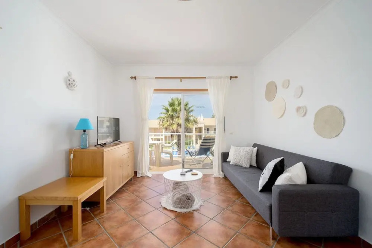 Albufeira Palm Tree With Pool by Homing