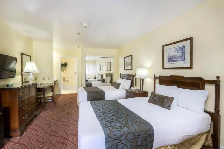 Campbell Inn