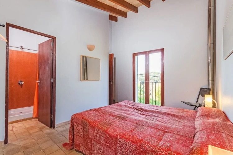 2 Bedrooms Villa