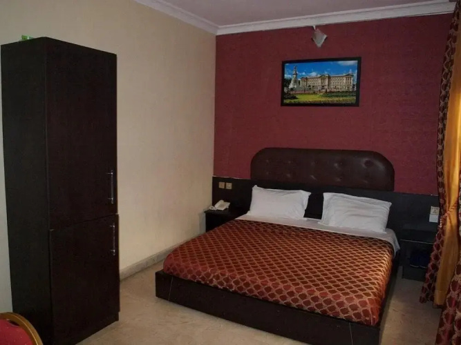 Easy Home Royal Suite