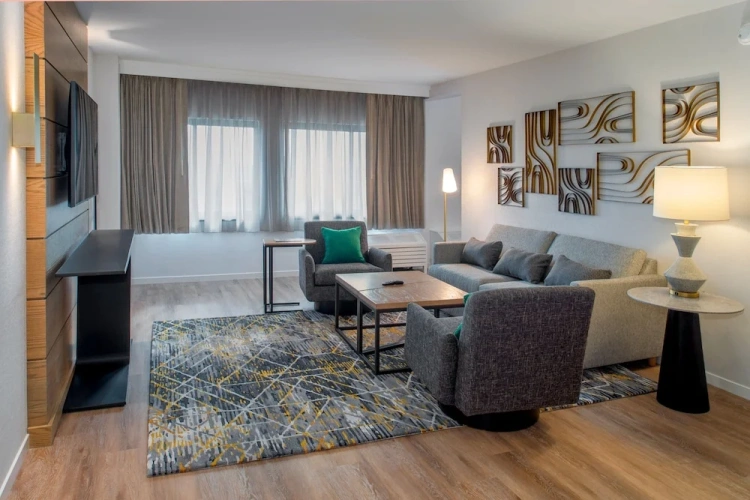 1 Bedroom Club Suite