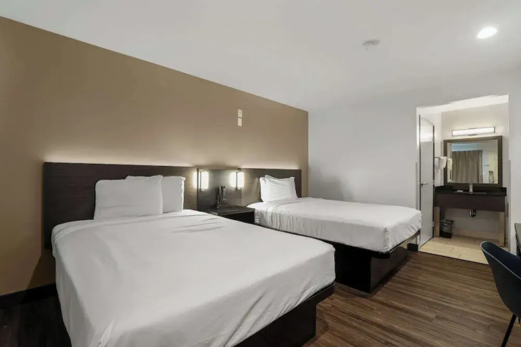 Studio 6 Suites Escondido, CA