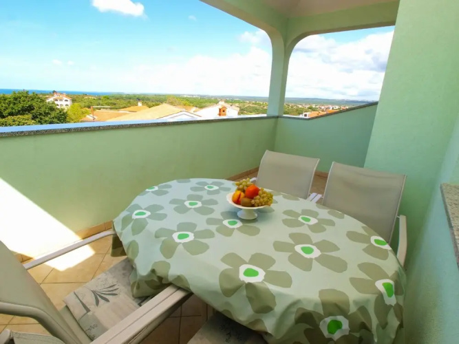 Apartment 440