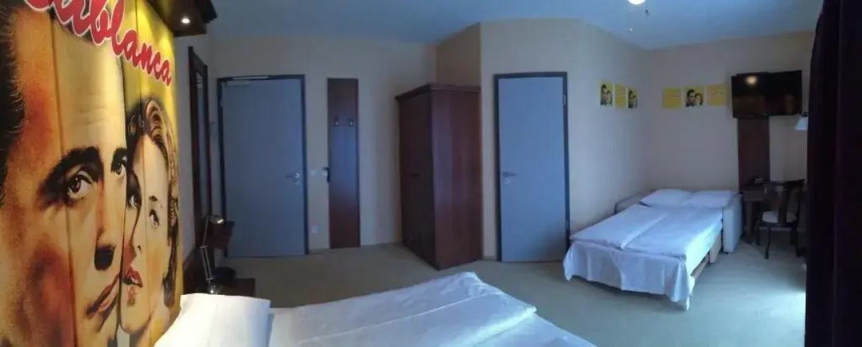 Cinehotel Maroni