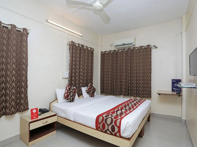 OYO 946 Royce Studio Apartments