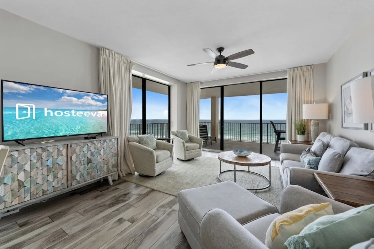 3 Bedrooms Standard room with balcony and beachfront